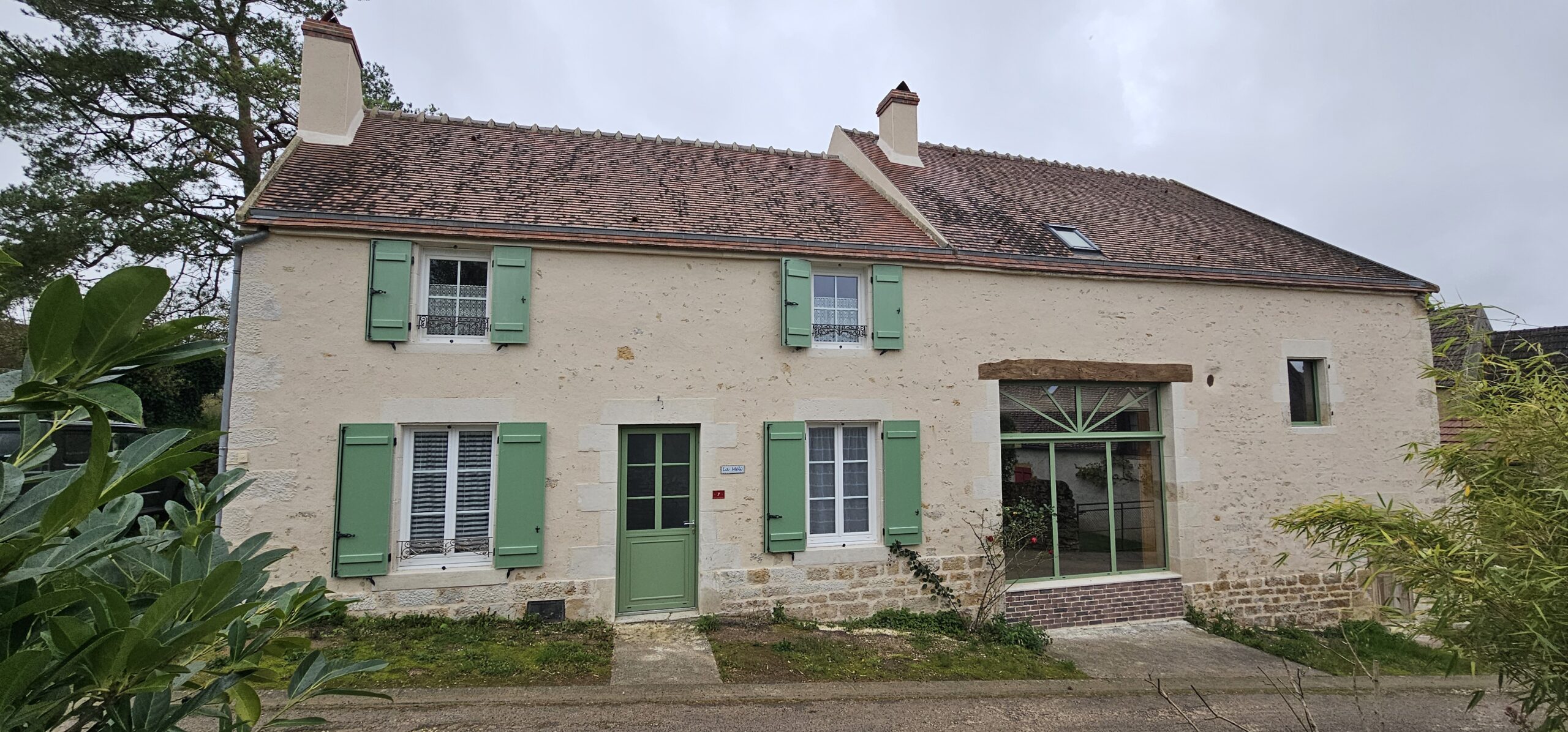 Jolie maison pierre, tout confort