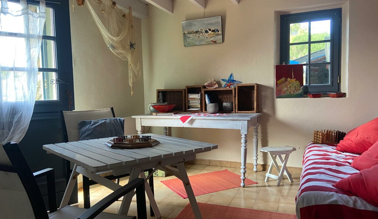 CHAMBRE REZ DE JARDIN